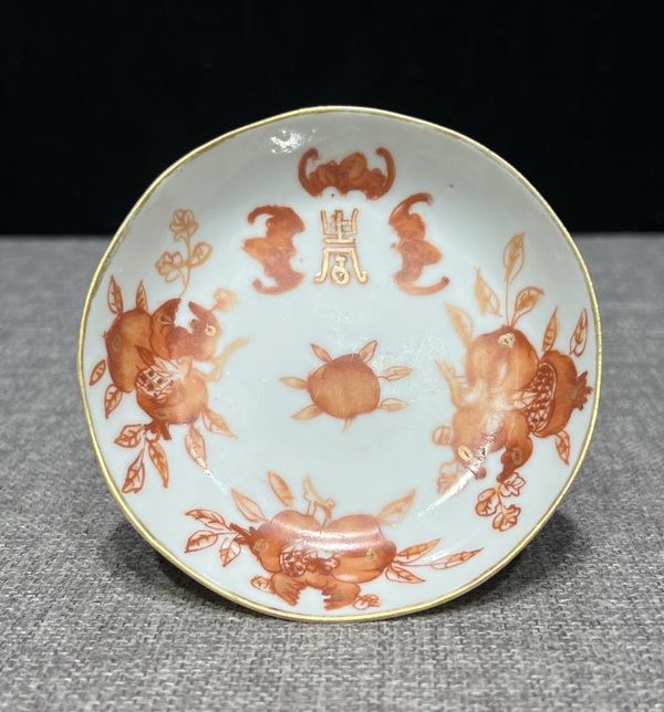 古玩轉(zhuǎn)賣晚清礬紅描金小碟拍賣，當(dāng)前價格867元