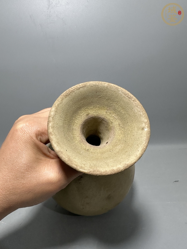 古玩陶瓷青釉盤口瓶真品鑒賞圖