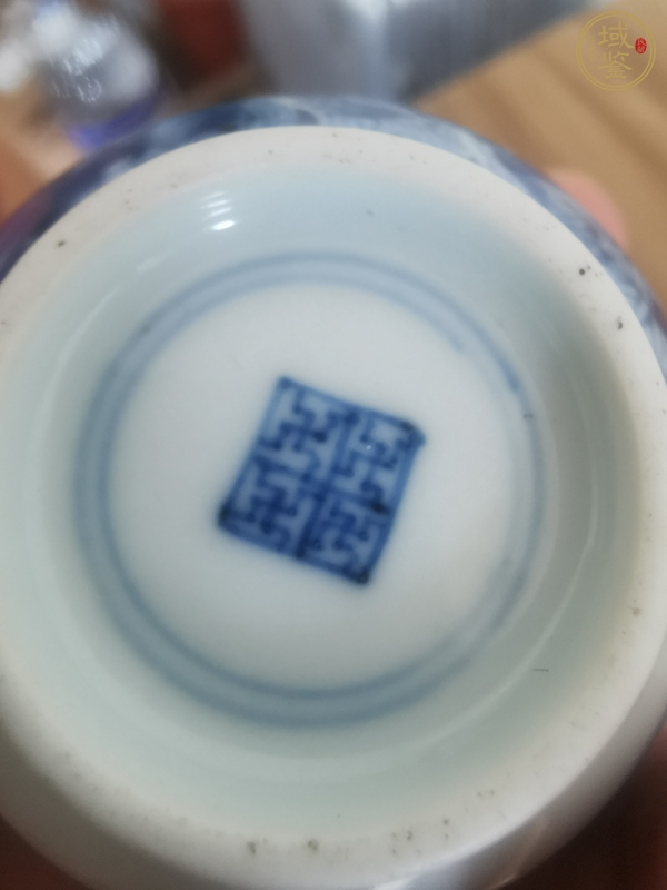 古玩陶瓷青花留白冰梅紋杯真品鑒賞圖