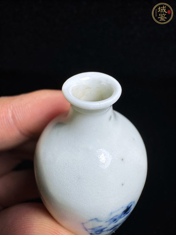 古玩陶瓷花卉紋青花鼻煙壺真品鑒賞圖