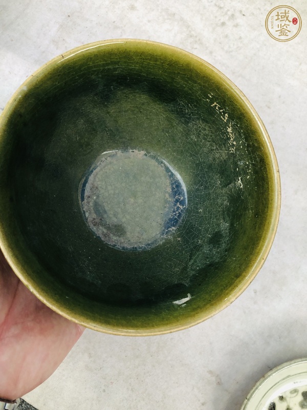 古玩綠釉印花碗真品鑒賞圖