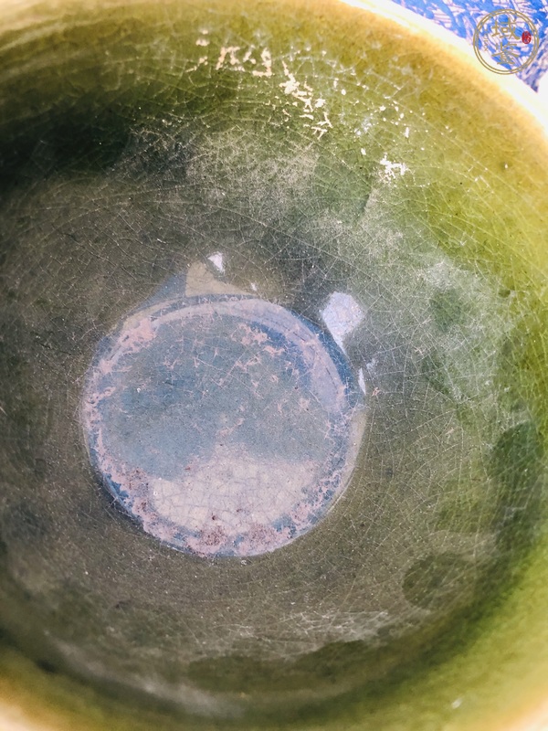 古玩陶瓷綠釉印花碗真品鑒賞圖