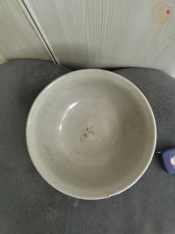 古玩陶瓷龍泉青瓷唇口碗真品鑒賞圖