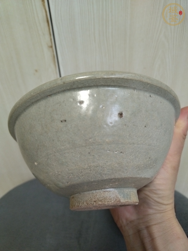 古玩陶瓷龍泉青瓷唇口碗真品鑒賞圖