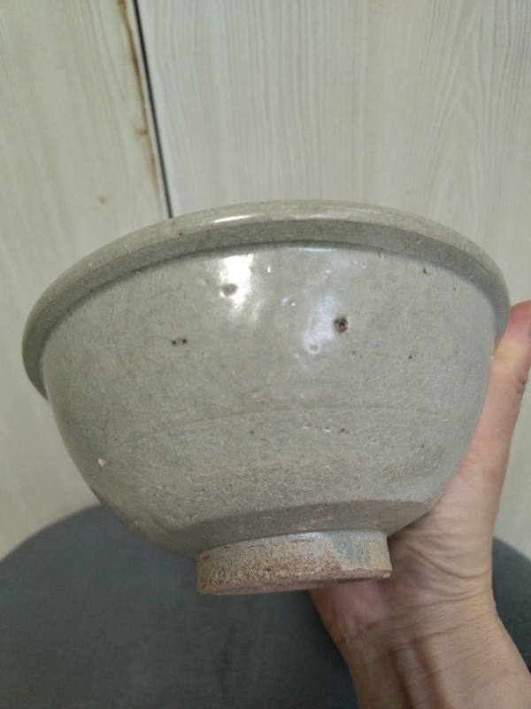 古玩陶瓷龍泉青瓷唇口碗拍賣，當(dāng)前價(jià)格900元