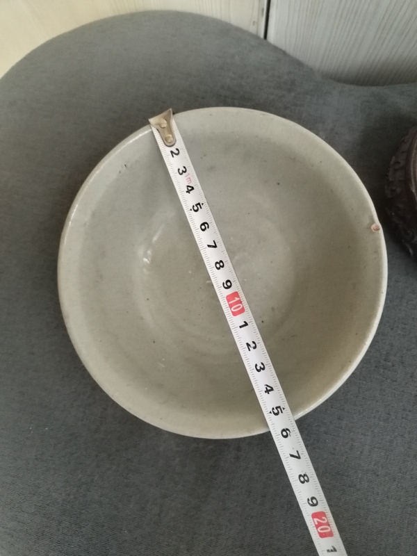 古玩陶瓷龍泉青瓷唇口碗拍賣，當(dāng)前價(jià)格900元