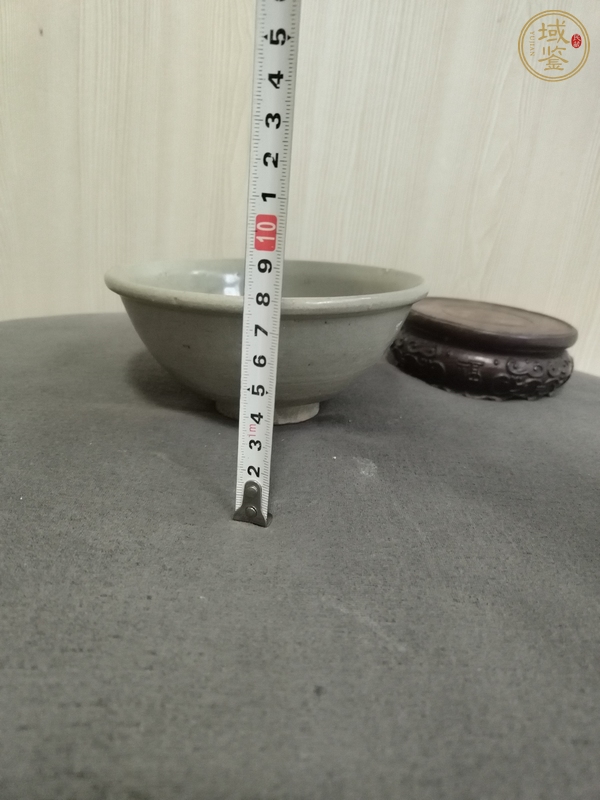 古玩陶瓷龍泉青瓷唇口碗真品鑒賞圖