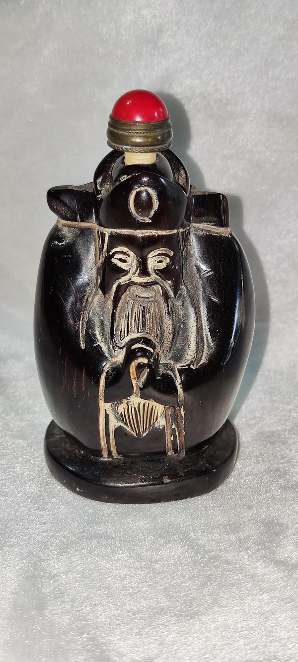 古玩字畫(huà)角雕天官賜福鼻煙壺拍賣(mài)，當(dāng)前價(jià)格999元