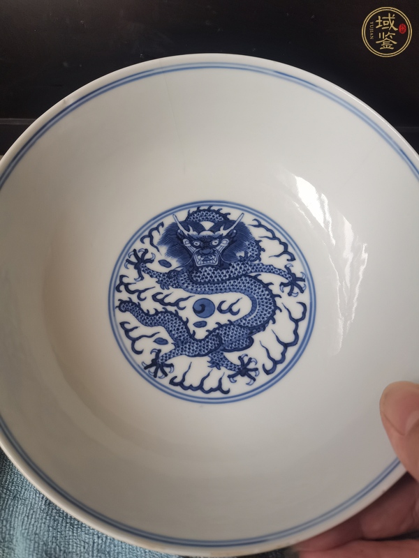 古玩陶瓷青花云鶴八卦碗真品鑒賞圖