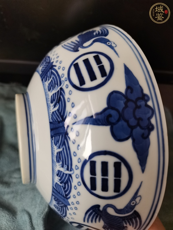 古玩陶瓷青花云鶴八卦碗真品鑒賞圖