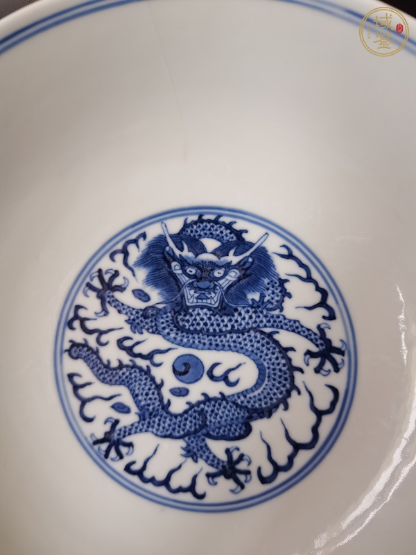 古玩陶瓷青花云鶴八卦碗真品鑒賞圖