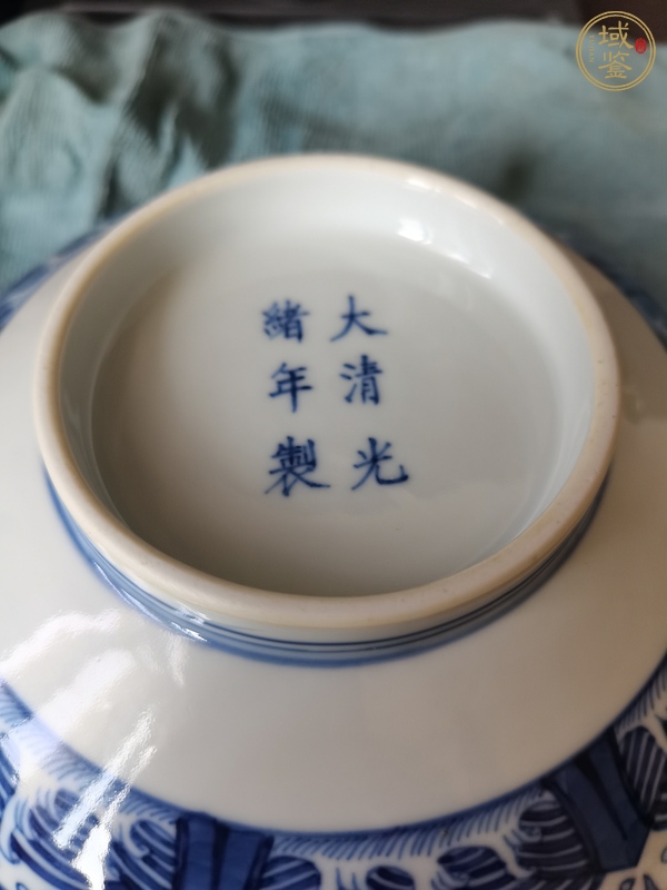 古玩陶瓷青花云鶴八卦碗真品鑒賞圖