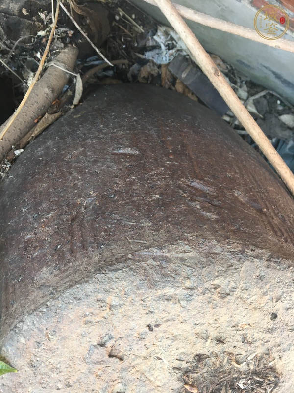 古玩陶瓷褐釉水缸真品鑒賞圖