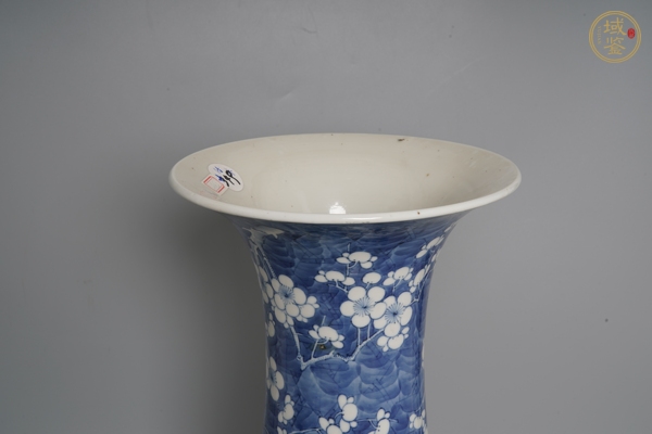 古玩陶瓷青花留白冰梅紋鳳尾尊真品鑒賞圖