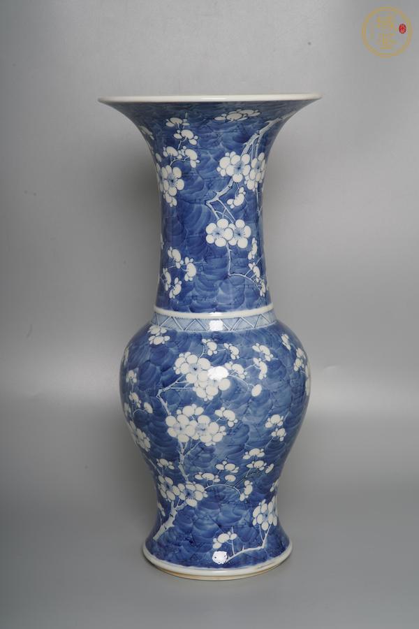 古玩陶瓷青花留白冰梅紋鳳尾尊真品鑒賞圖