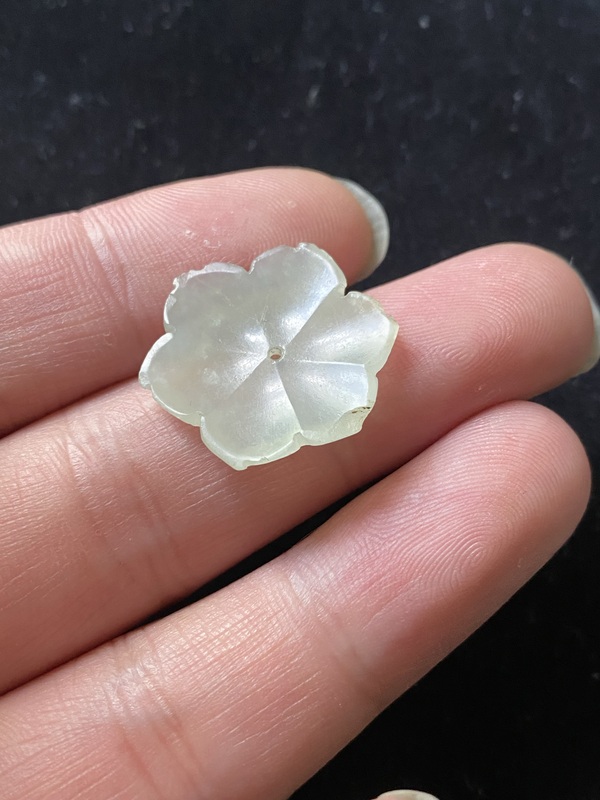 古玩玉器清代和田玉雕“帽花”拍賣,當前價格900元