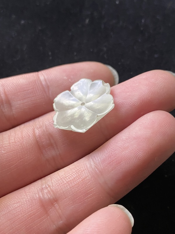 古玩玉器清代和田玉雕“帽花”拍賣,當前價格900元