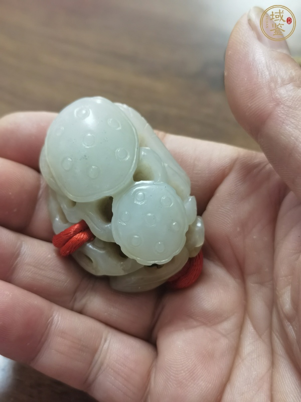 古玩玉器和田玉雕“蓮蓬”把件真品鑒賞圖