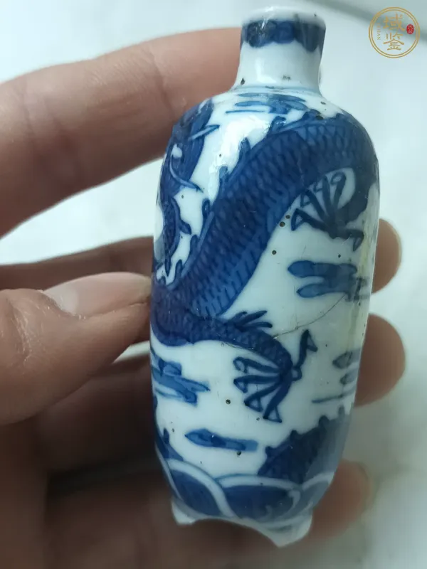 古玩陶瓷青花鼻煙壺，是縮釉孔真品鑒賞圖