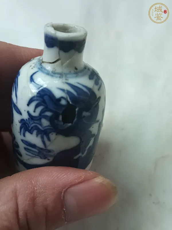 古玩陶瓷青花鼻煙壺，是縮釉孔真品鑒賞圖