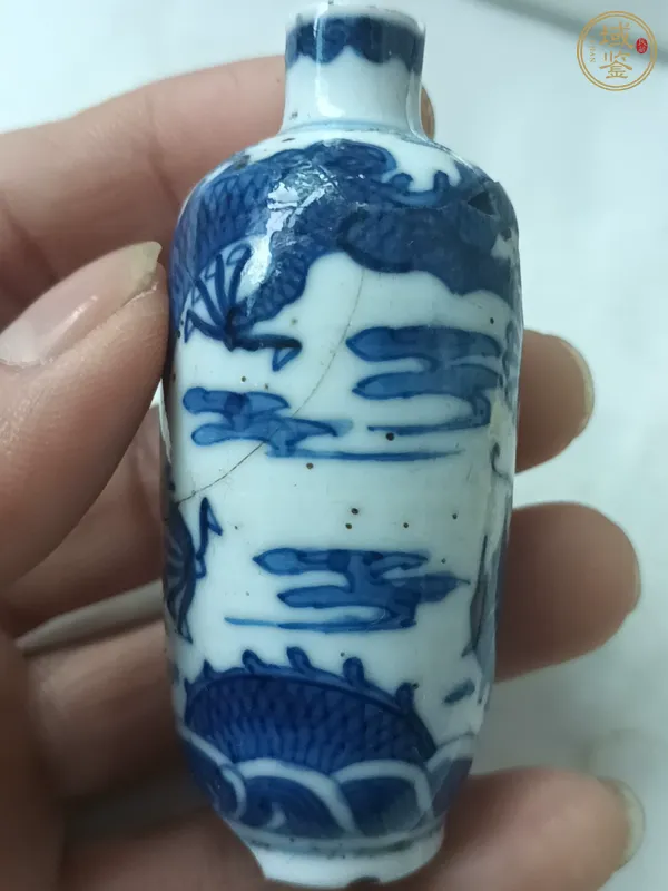 古玩陶瓷青花鼻煙壺，是縮釉孔真品鑒賞圖