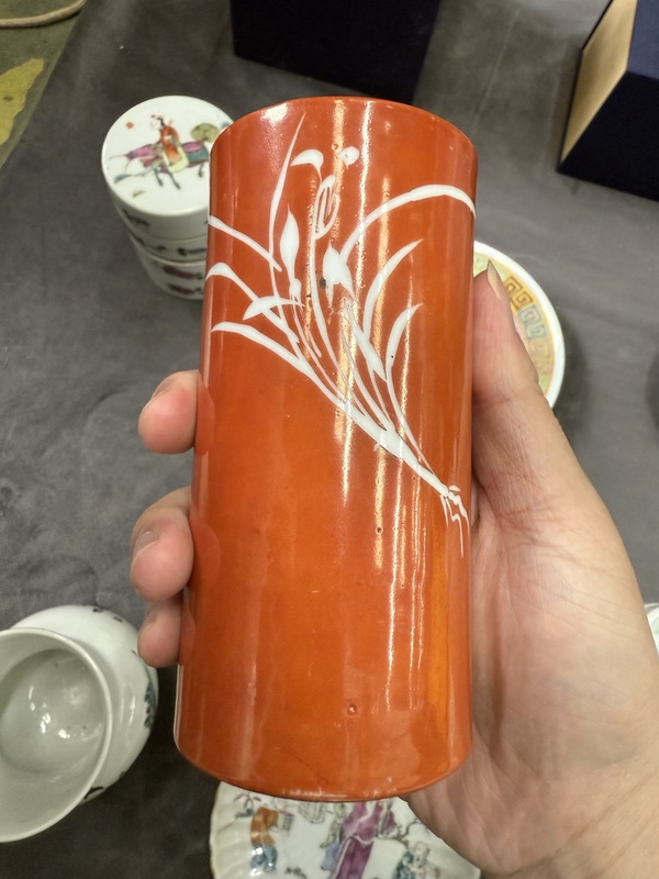古玩陶瓷晚清紅釉留白一束蘭詩文筆筒拍賣，當前價格3888元