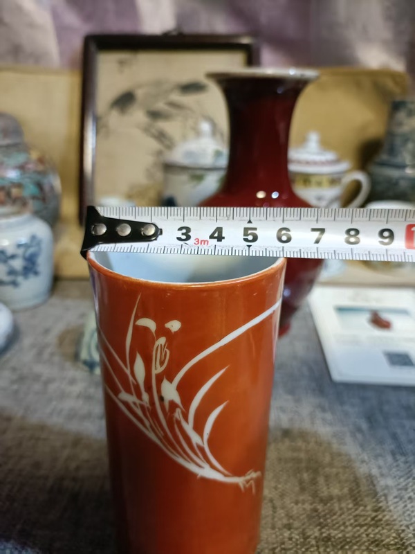 古玩陶瓷晚清紅釉留白一束蘭詩文筆筒拍賣，當前價格3888元