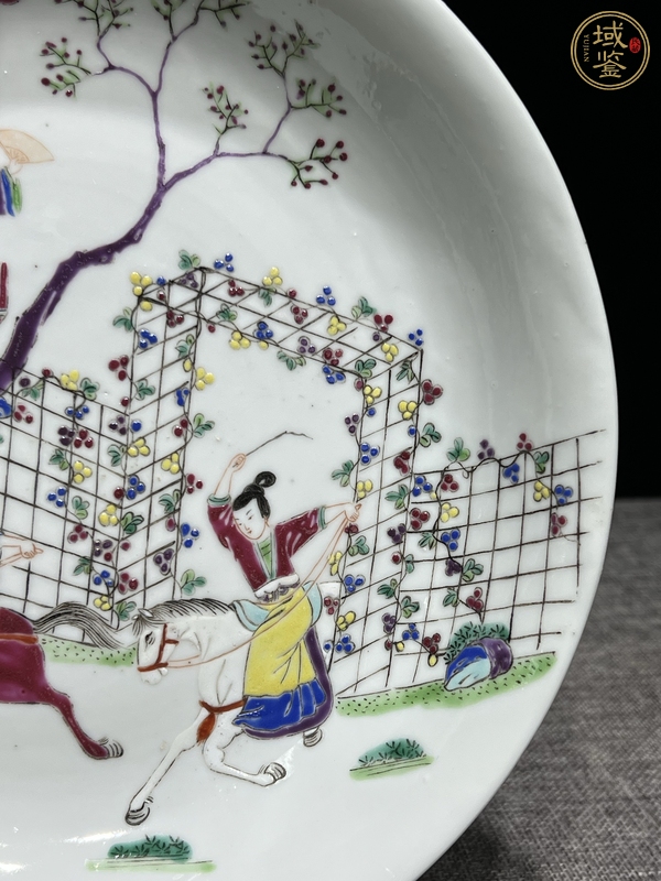 古玩陶瓷粉彩人物故事紋盤(pán)真品鑒賞圖