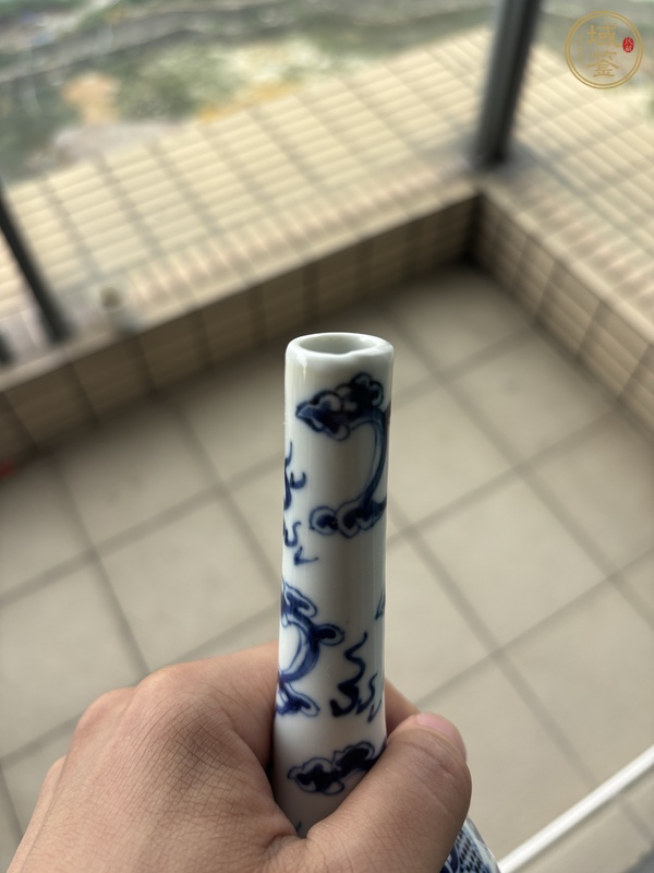 古玩陶瓷龍紋青花錐把瓶真品鑒賞圖