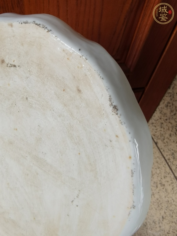 古玩陶瓷粉彩花卉詩文茶盤真品鑒賞圖