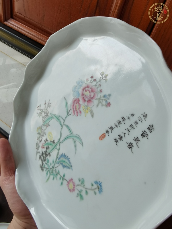 古玩陶瓷粉彩花卉詩文茶盤真品鑒賞圖