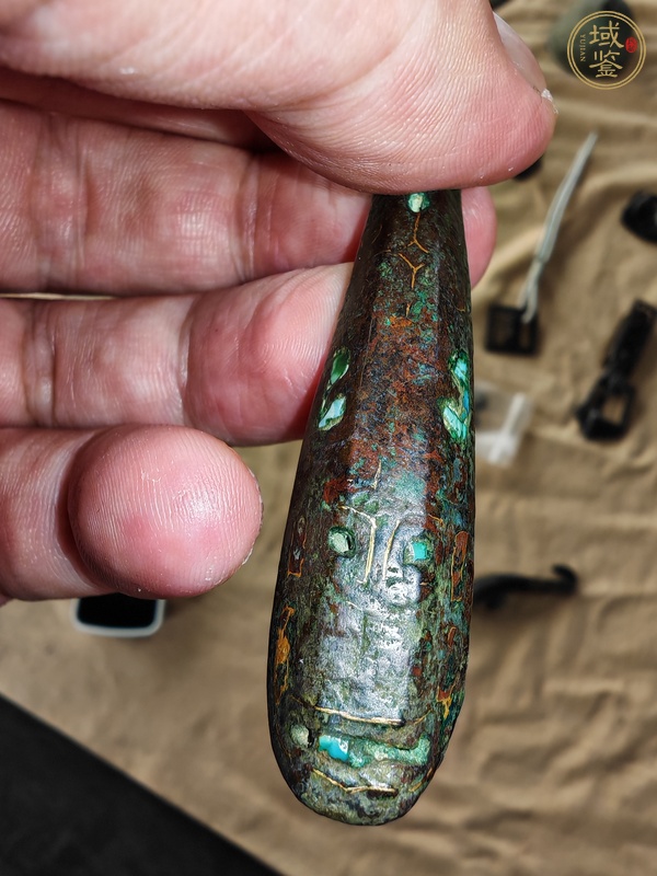 古玩銅器戰(zhàn)國(guó)錯(cuò)金帶鉤真品鑒賞圖
