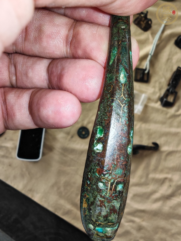 古玩銅器戰(zhàn)國(guó)錯(cuò)金帶鉤真品鑒賞圖