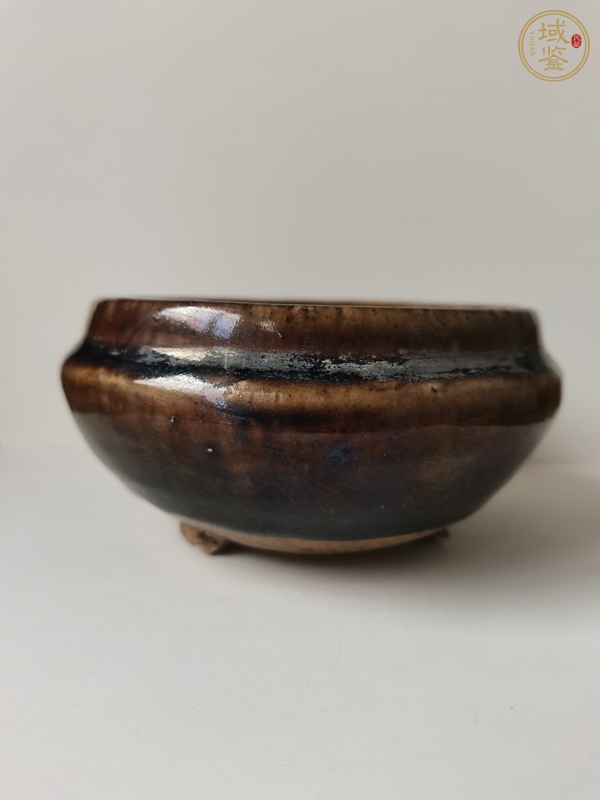 古玩陶瓷醬釉斂口三足爐真品鑒賞圖