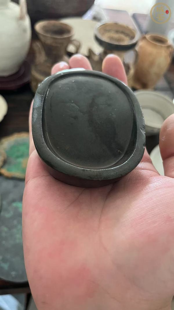 古玩馬蹄形石硯真品鑒賞圖