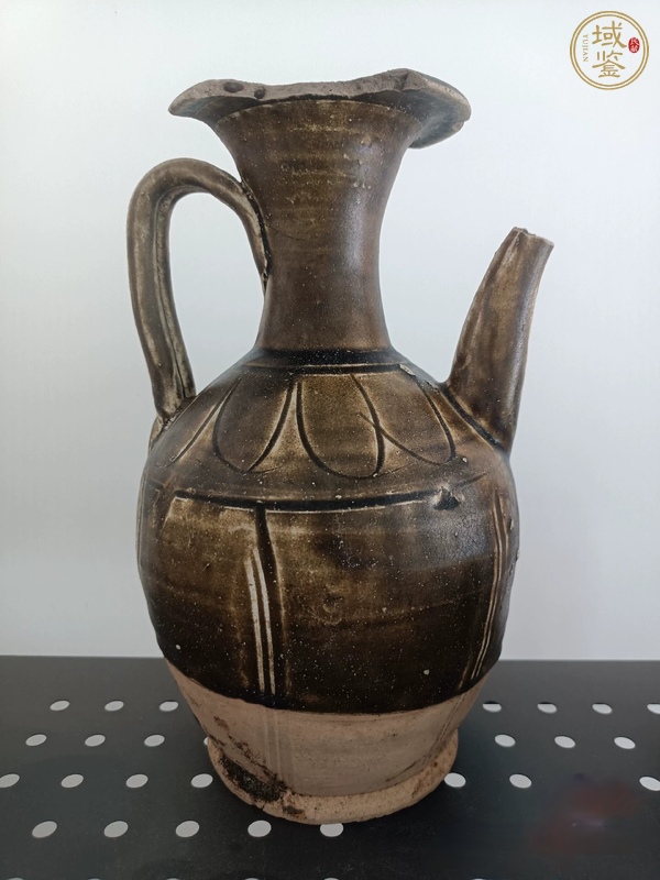 古玩陶瓷褐釉執(zhí)壺真品鑒賞圖