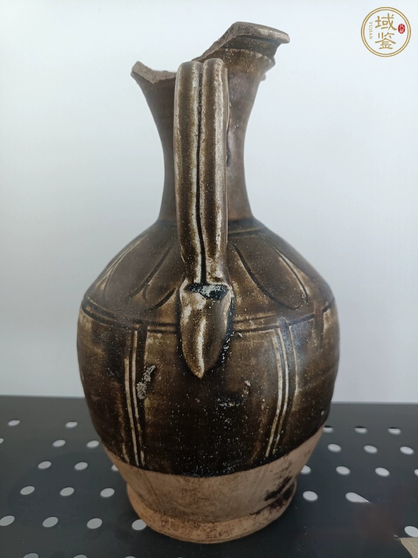 古玩陶瓷褐釉執(zhí)壺真品鑒賞圖