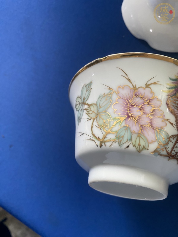古玩陶瓷粉彩鳳穿牡丹圖蓋碗真品鑒賞圖