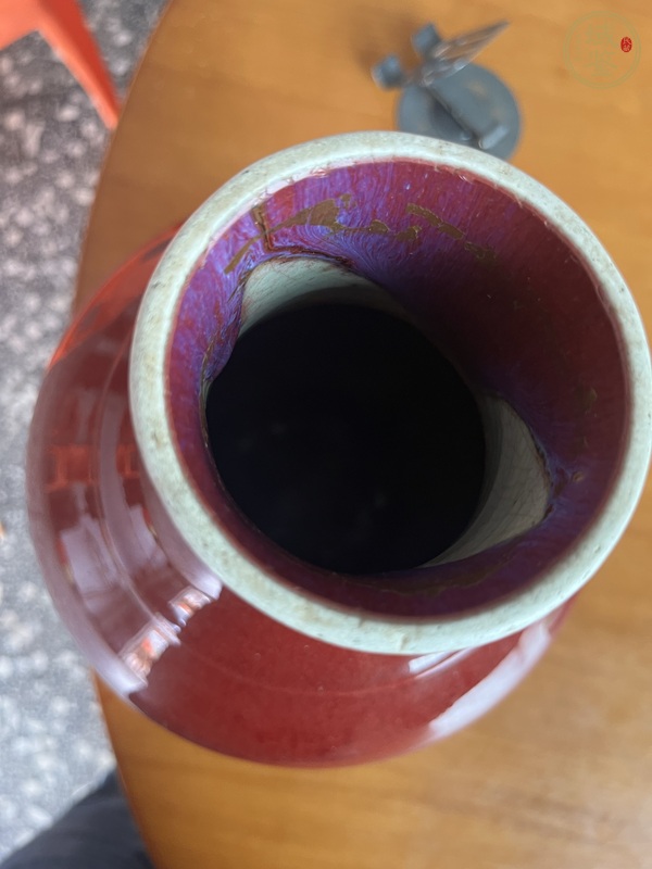 古玩陶瓷紅釉瓶真品鑒賞圖