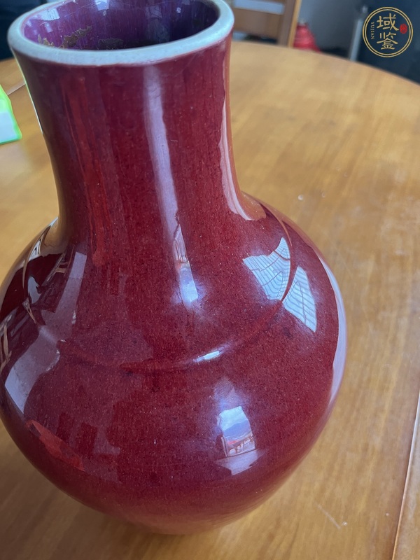 古玩陶瓷紅釉瓶真品鑒賞圖