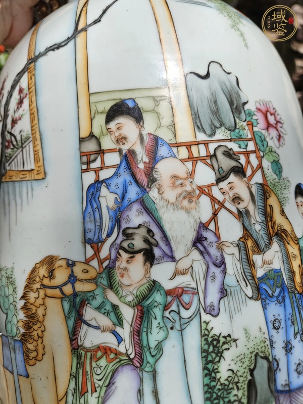 古玩陶瓷粉彩人物故事雙耳瓶真品鑒賞圖