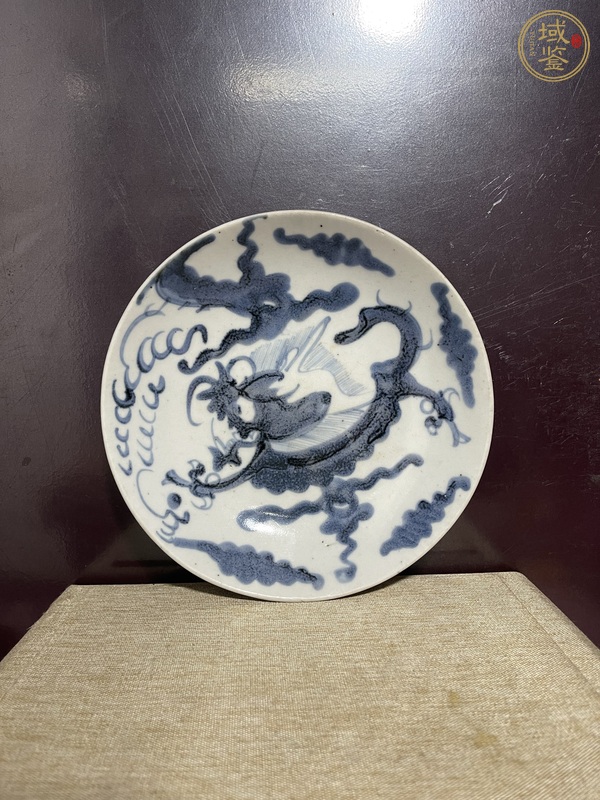 古玩陶瓷青花過(guò)墻龍紋盤(pán)真品鑒賞圖