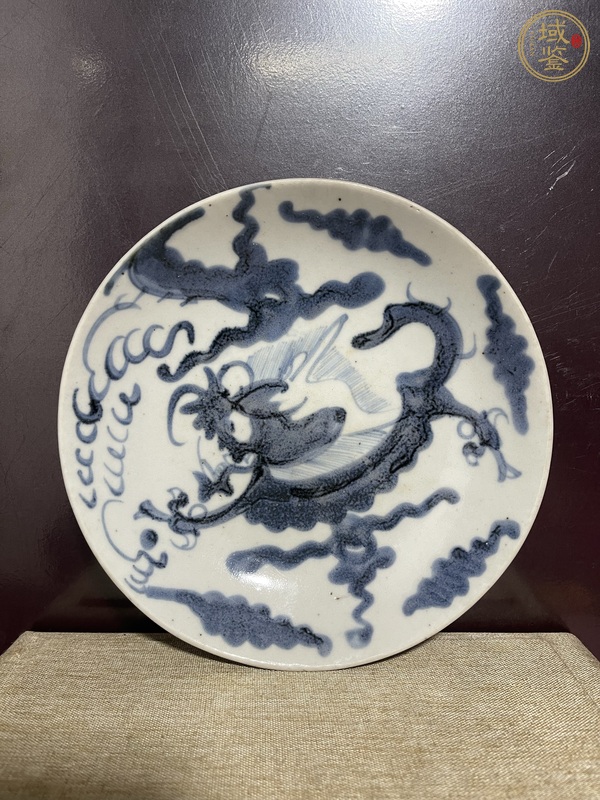 古玩陶瓷青花過(guò)墻龍紋盤(pán)真品鑒賞圖