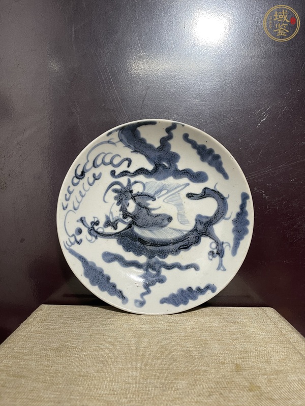 古玩陶瓷青花過(guò)墻龍紋盤(pán)真品鑒賞圖