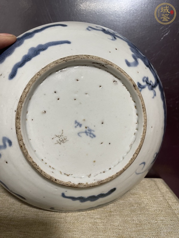古玩陶瓷青花過(guò)墻龍紋盤(pán)真品鑒賞圖