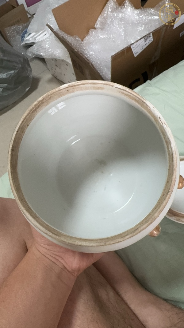 古玩陶瓷花蝶紋粉彩四系粥罐真品鑒賞圖