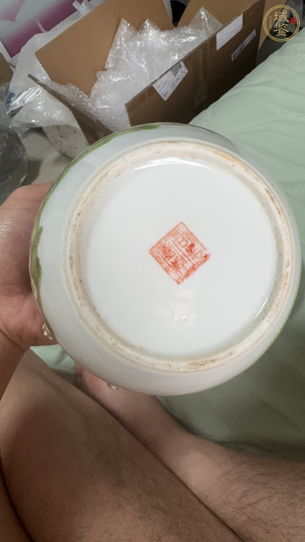 古玩陶瓷花蝶紋粉彩四系粥罐真品鑒賞圖