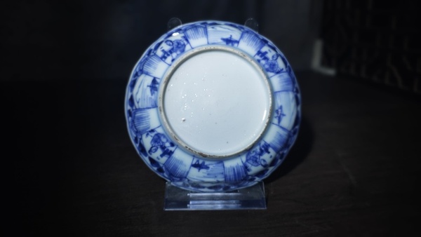 古玩陶瓷清康熙·青花三國二喬人物紋花口盤拍賣，當(dāng)前價格1200元