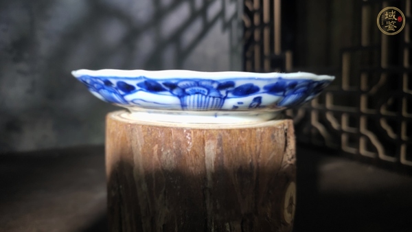 古玩陶瓷清康熙·青花三國二喬人物紋花口盤真品鑒賞圖