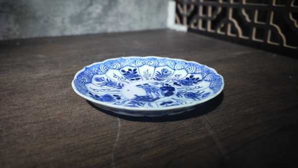 古玩陶瓷清康熙·青花三國二喬人物紋花口盤拍賣，當(dāng)前價格1200元